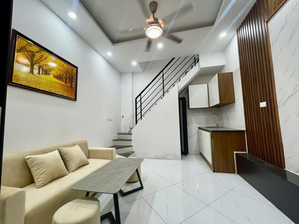 BÁN NHÀ 3 TẦNG, TÂN MAI - HOÀNG MAI, NHỎ XINH ĐỦ CÔNG NĂNG - GIÁ 2 TỶ HƠN - Ảnh chính